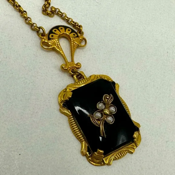 Elegant Vintage Victorian-Style Necklace with Faux Pearls - Picture 6 of 14